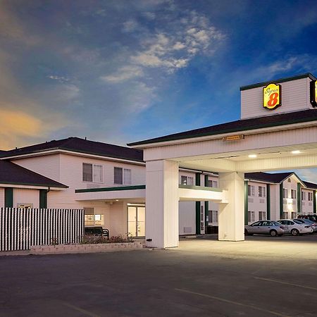 Super 8 By Wyndham Battle Mountain Hotel Exterior photo