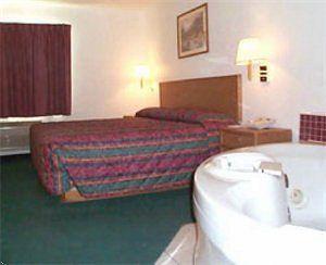 Super 8 By Wyndham Battle Mountain Hotel Room photo